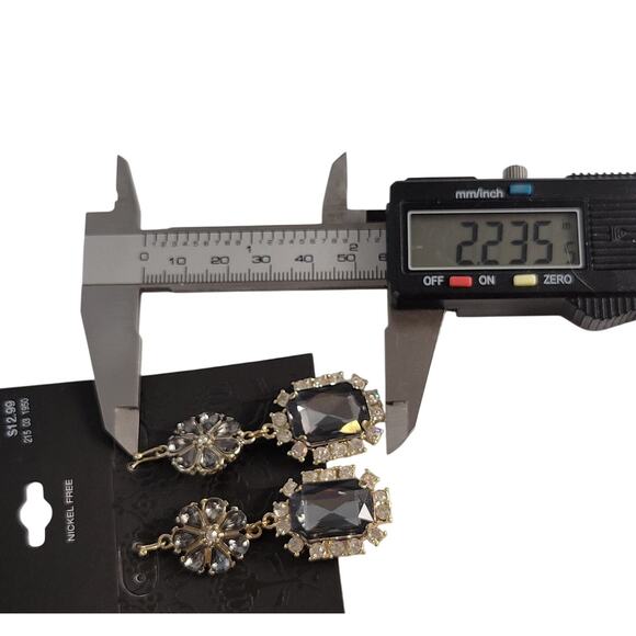 Gold Tone Dangle Earrings Gray Faceted Gem Crystal Border Drop 2.2" Nickel Free - Picture 10 of 11